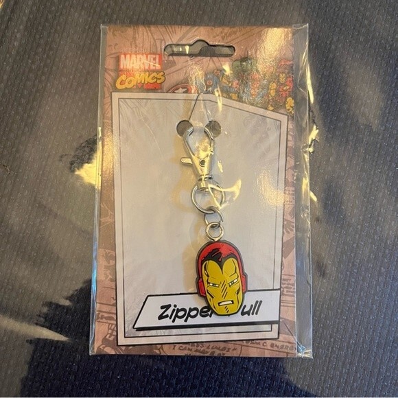 Marvel Character Iron Man Logo Zipper Pull or Charm - Picture 1 of 2
